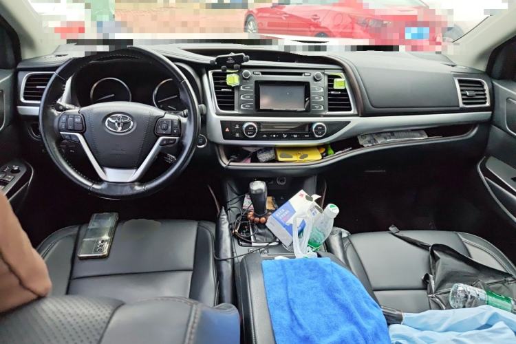 Used Toyota Highlander 2018 2.0T Four-Wheel Drive Luxury Version 7 Seats China VI Standard Center Console