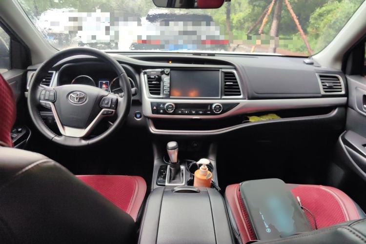 Used Toyota Highlander 2018 2.0T Four-Wheel Drive Luxury Version 7 Seats China VI Standard Center Console