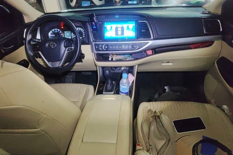 Used Toyota Highlander 2018 2.0T Four-Wheel Drive Elite Edition 7 Seats China VI Standard Center Console