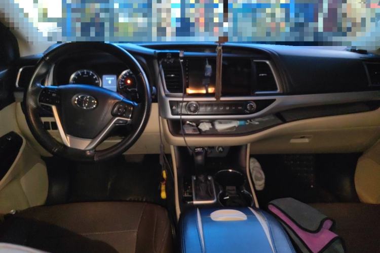 Used Toyota Highlander 2018 2.0T Four-Wheel Drive Elite Edition 7 Seats China VI Standard Center Console