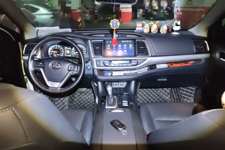 Used Toyota Highlander 2018 2.0T Four-Wheel Drive Prestige Version 7 Seats China VI Standard Center Console