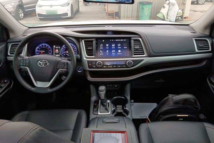 Used Toyota Highlander 2018 2.0T Four-Wheel Drive Prestige Version 7 Seats China VI Standard Center Console