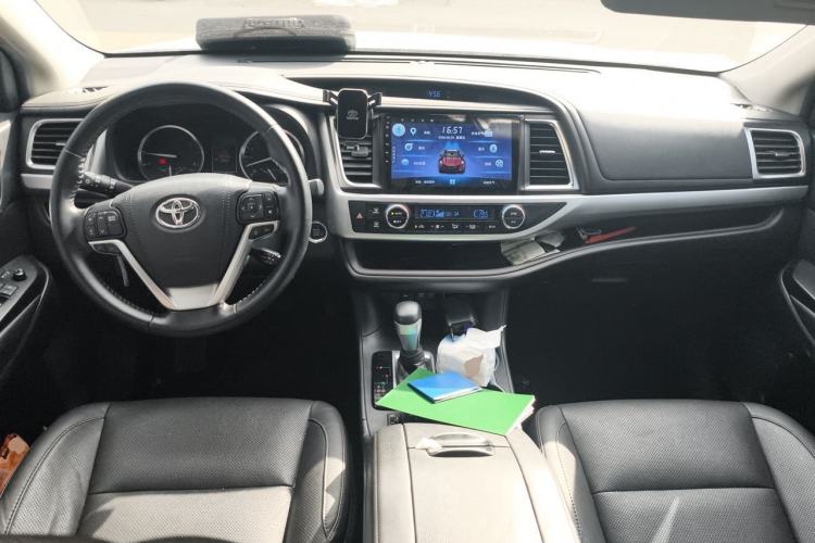 Used Toyota Highlander 2018 2.0T Four-Wheel Drive Luxury Version 7 Seats China VI Standard Center Console