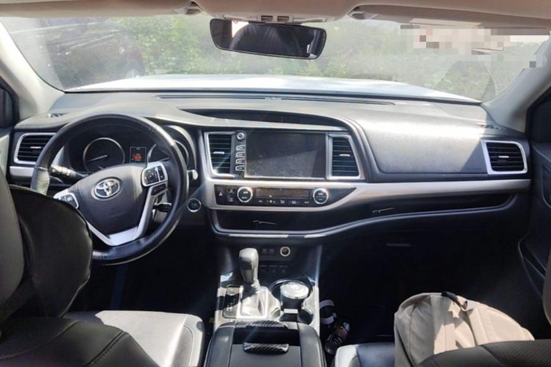 Used Toyota Highlander 2018 2.0T Four-Wheel Drive Luxury Version 7 Seats China VI Standard Center Console