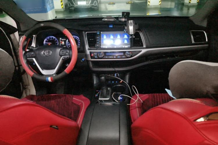 Used Toyota Highlander 2018 2.0T Four-Wheel Drive Knight Edition 7 Seats China VI Standard Center Console