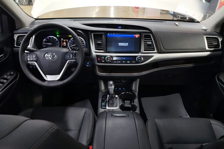 Used Toyota Highlander 2018 2.0T Four-Wheel Drive Luxury Edition 7 Seats China V Emission Standard Center Console