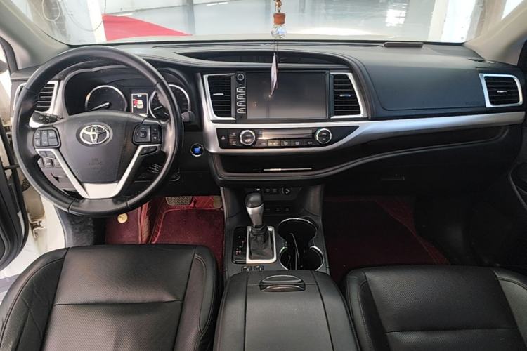 Used Toyota Highlander 2018 2.0T Four-Wheel Drive Luxury Version 7 Seats China VI Standard Center Console