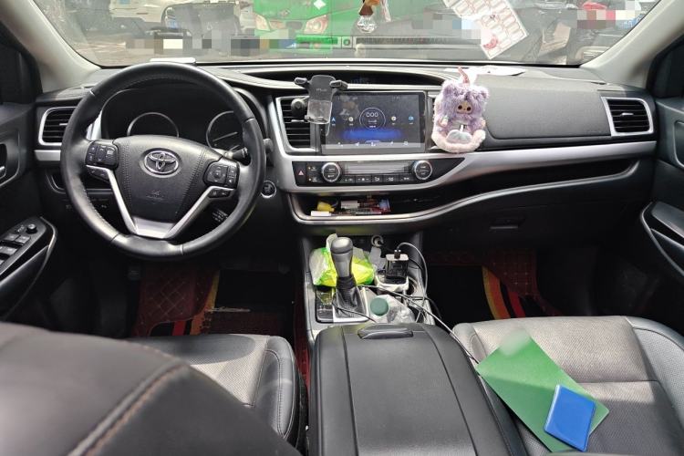 Used Toyota Highlander 2018 2.0T Four-Wheel Drive Prestige Version 7 Seats China VI Standard Center Console