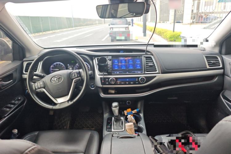 Used Toyota Highlander 2018 2.0T Four-Wheel Drive Luxury Version 7 Seats China VI Standard Center Console