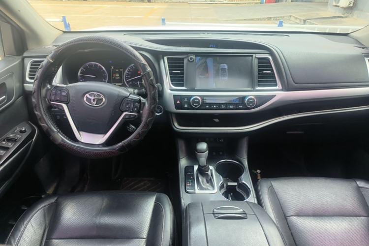 Used Toyota Highlander 2018 2.0T Four-Wheel Drive Luxury Version 7 Seats China VI Standard Center Console