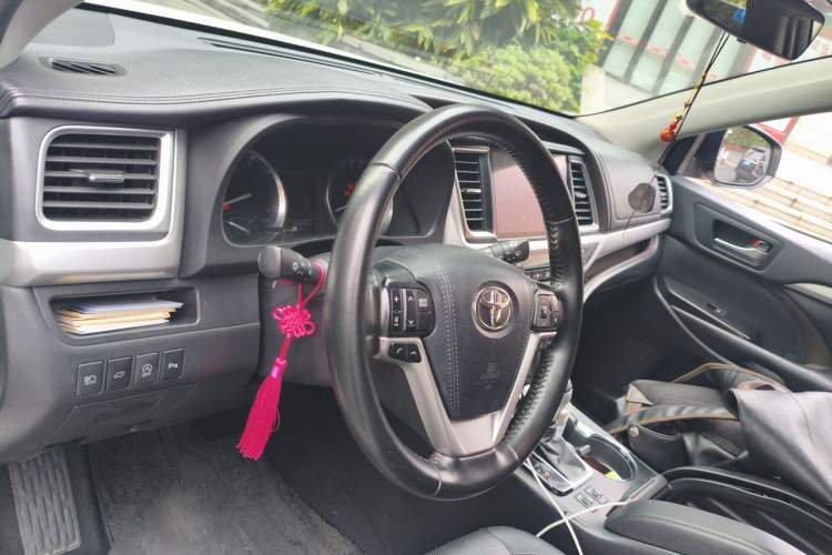 Used Toyota Highlander 2018 2.0T Four-Wheel Drive Prestige Version 7 Seats China VI Standard Center Console
