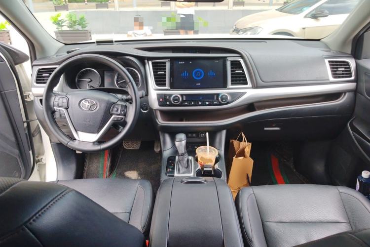 Used Toyota Highlander 2018 2.0T Four-Wheel Drive Prestige Version 7 Seats China VI Standard Center Console