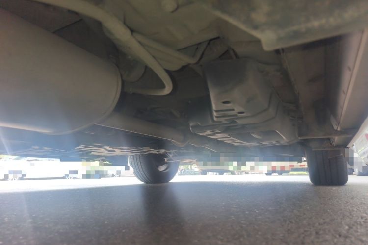 Used Toyota Highlander 2018 2.0T Four-Wheel Drive Luxury Edition 7 Seats China V Emission Standard Chassis Rear Right