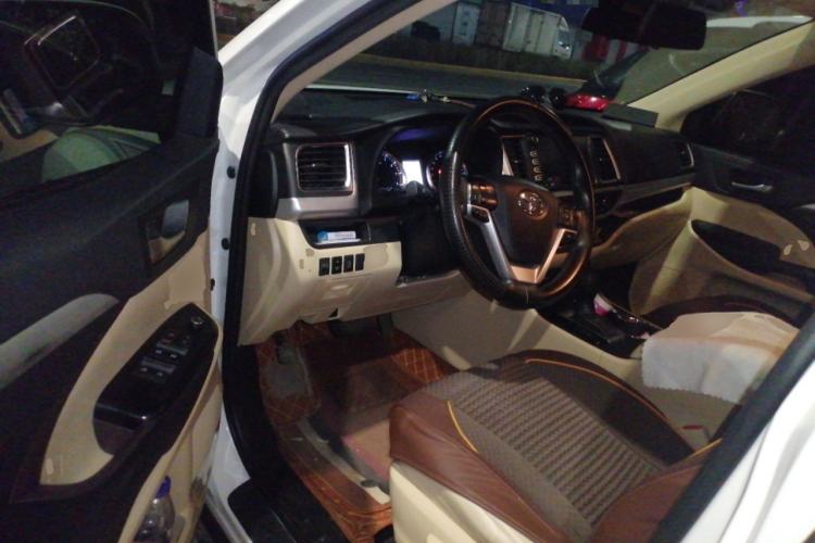 Used Toyota Highlander 2018 2.0T Four-Wheel Drive Elite Edition 7 Seats China VI Standard Driver Seat