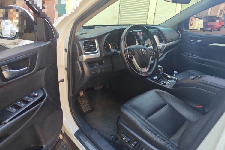 Used Toyota Highlander 2018 2.0T Four-Wheel Drive Luxury Version 7 Seats China VI Standard Driver Seat