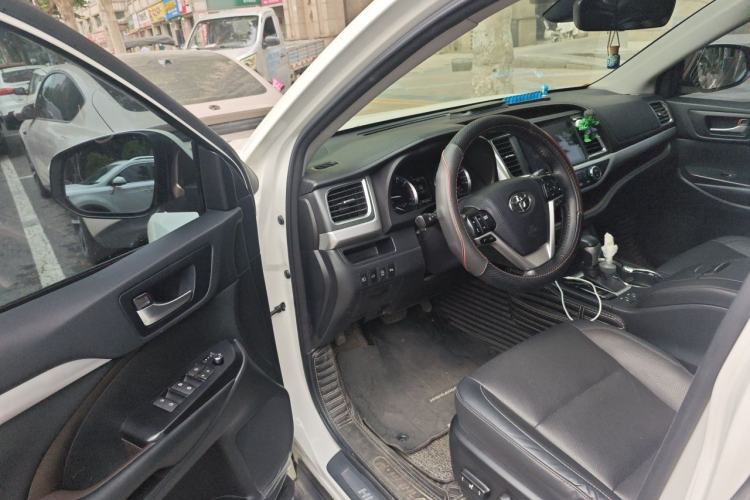 Used Toyota Highlander 2018 2.0T Four-Wheel Drive Prestige Version 7 Seats China VI Standard Driver Seat