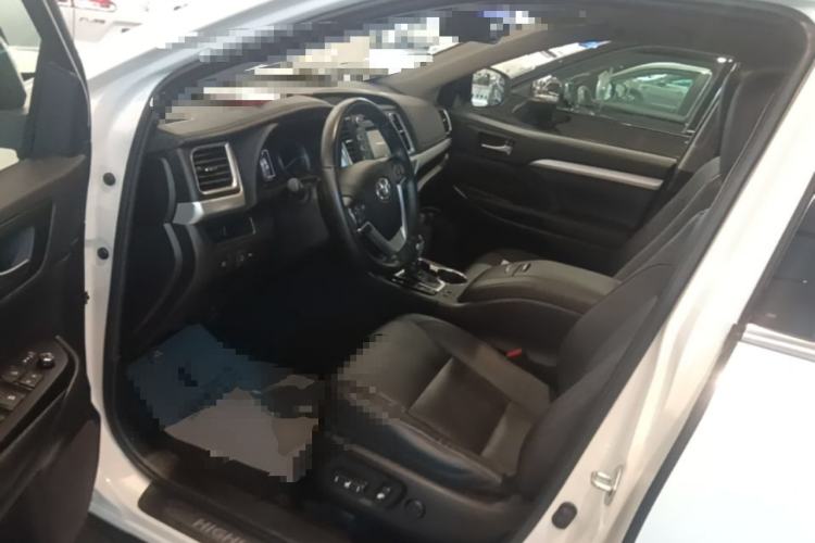 Used Toyota Highlander 2018 2.0T Four-Wheel Drive Luxury Version 7 Seats China VI Standard Driver Seat