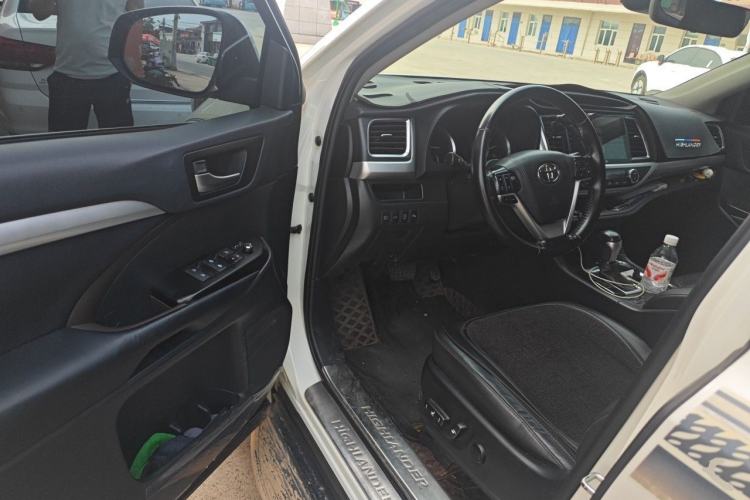 Used Toyota Highlander 2018 2.0T Four-Wheel Drive Prestige Version 7 Seats China VI Standard Driver Seat