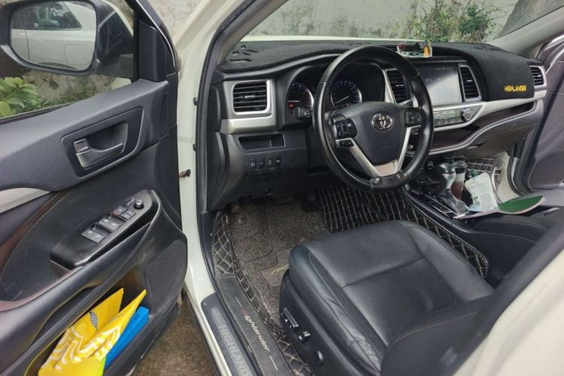 Used Toyota Highlander 2018 2.0T Four-Wheel Drive Prestige Version 7 Seats China VI Standard Driver Seat