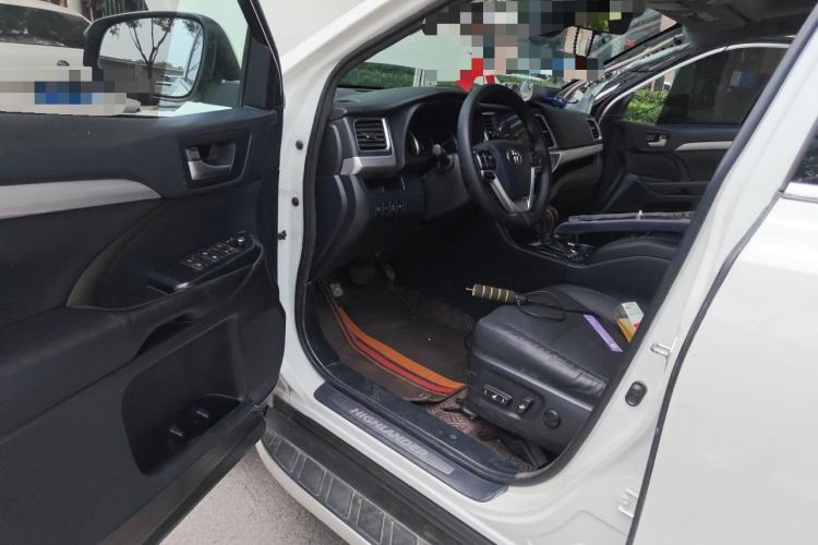 Used Toyota Highlander 2018 2.0T Four-Wheel Drive Prestige Version 7 Seats China VI Standard Driver Seat