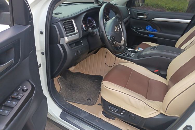 Used Toyota Highlander 2018 2.0T Four-Wheel Drive Luxury Version 7 Seats China VI Standard Driver Seat