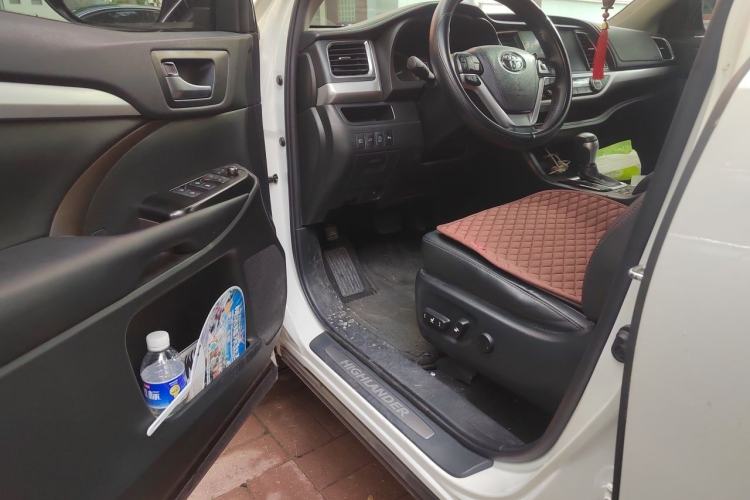 Used Toyota Highlander 2018 2.0T Four-Wheel Drive Prestige Version 7 Seats China VI Standard Driver Seat