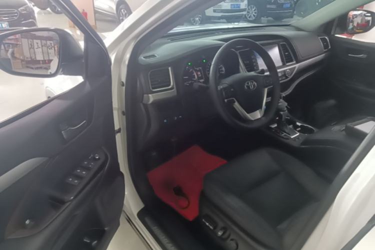 Used Toyota Highlander 2018 2.0T Four-Wheel Drive Luxury Version 7 Seats China VI Standard Driver Seat