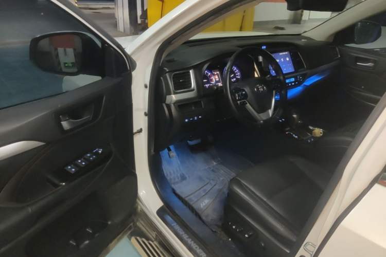 Used Toyota Highlander 2018 2.0T Four-Wheel Drive Prestige Version 7 Seats China VI Standard Driver Seat