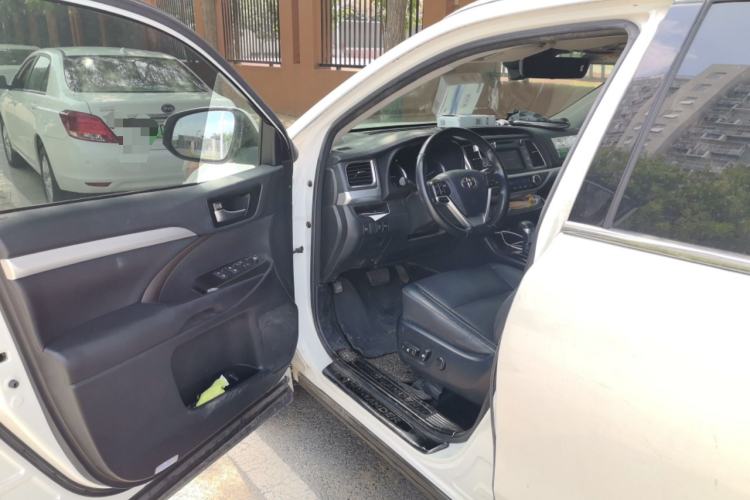 Used Toyota Highlander 2018 2.0T Four-Wheel Drive Luxury Version 7 Seats China VI Standard Driver Seat