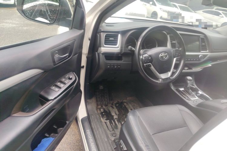 Used Toyota Highlander 2018 2.0T Four-Wheel Drive Prestige Version 7 Seats China VI Standard Driver Seat