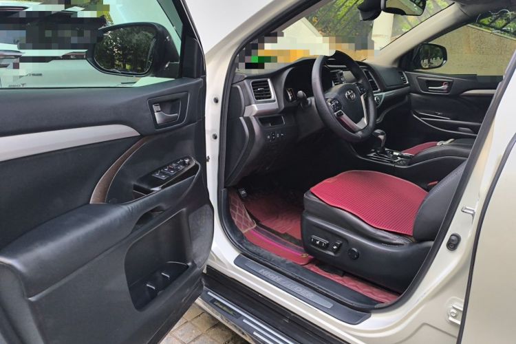 Used Toyota Highlander 2018 2.0T Four-Wheel Drive Luxury Edition 7 Seats China V Emission Standard Driver Seat