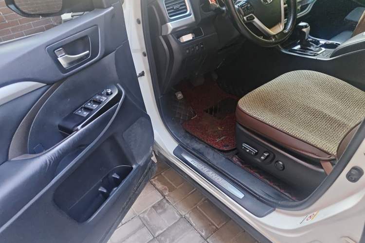 Used Toyota Highlander 2018 2.0T Four-Wheel Drive Prestige Version 7 Seats China V Emission Standard Driver Seat