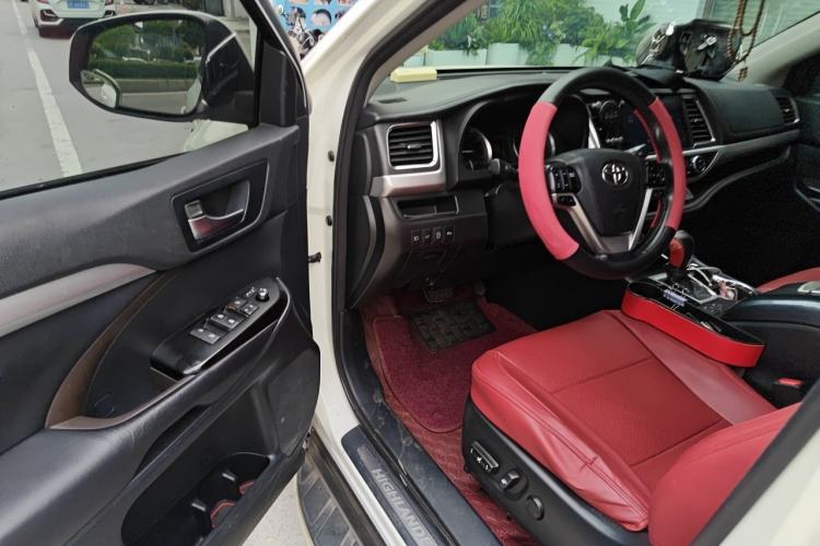 Used Toyota Highlander 2018 2.0T Four-Wheel Drive Prestige Version 7 Seats China V Emission Standard Driver Seat