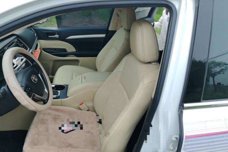 Used Toyota Highlander 2018 2.0T Two-Wheel Drive Elite Version 5 Seats China VI Standard Driver Seat