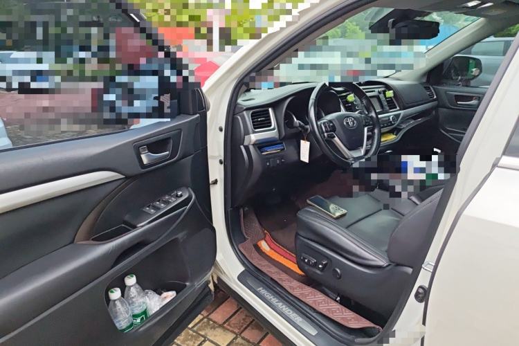 Used Toyota Highlander 2018 2.0T Four-Wheel Drive Luxury Version 7 Seats China VI Standard Driver Seat