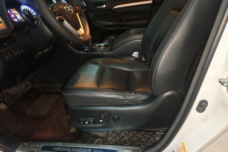 Used Toyota Highlander 2018 2.0T Four-Wheel Drive Prestige Version 7 Seats China VI Standard Driver Seat