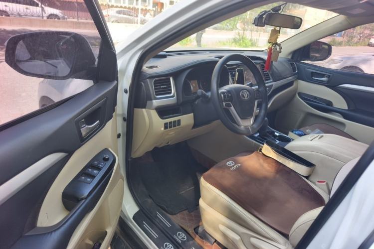 Used Toyota Highlander 2018 2.0T Two-Wheel Drive Elite Version 5 Seats China VI Standard Driver Seat