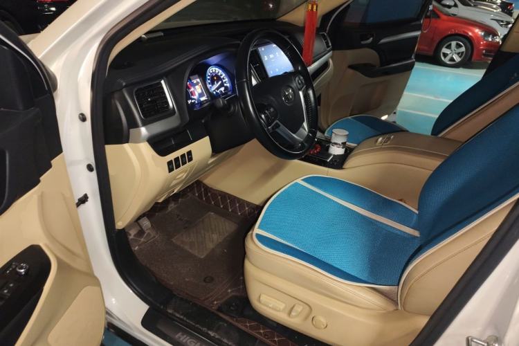 Used Toyota Highlander 2018 2.0T Four-Wheel Drive Prestige Version 7 Seats China V Emission Standard Driver Seat