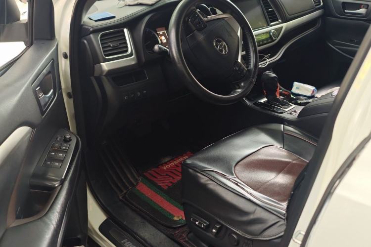 Used Toyota Highlander 2018 2.0T Four-Wheel Drive Prestige Version 7 Seats China VI Standard Driver Seat