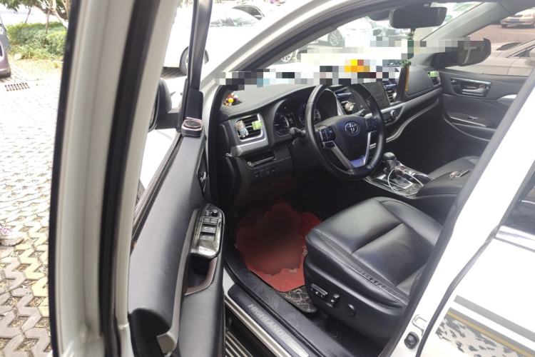 Used Toyota Highlander 2018 2.0T Four-Wheel Drive Luxury Version 7 Seats China VI Standard Driver Seat