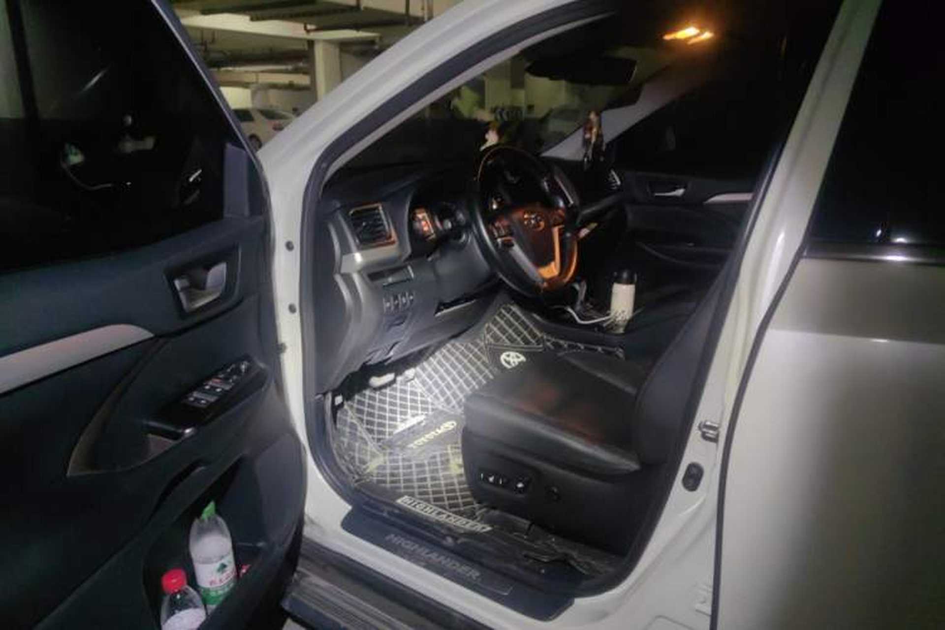 Used Toyota Highlander 2018 2.0T Four-Wheel Drive Prestige Version 7 Seats China VI Standard Driver Seat