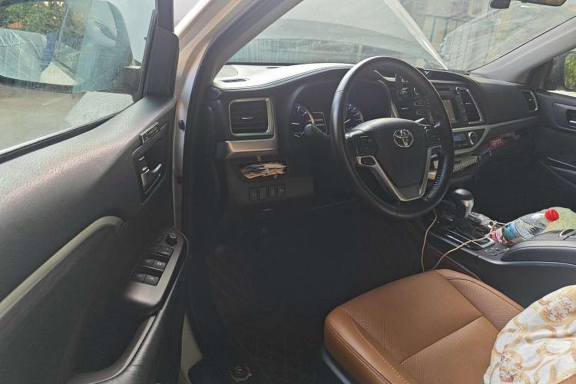 Used Toyota Highlander 2018 2.0T Four-Wheel Drive Knight Edition 7 Seats China VI Standard Driver Seat