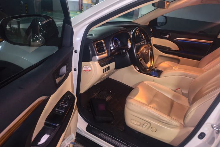 Used Toyota Highlander 2018 2.0T Four-Wheel Drive Supreme Edition 7-Seater China VI Driver Seat