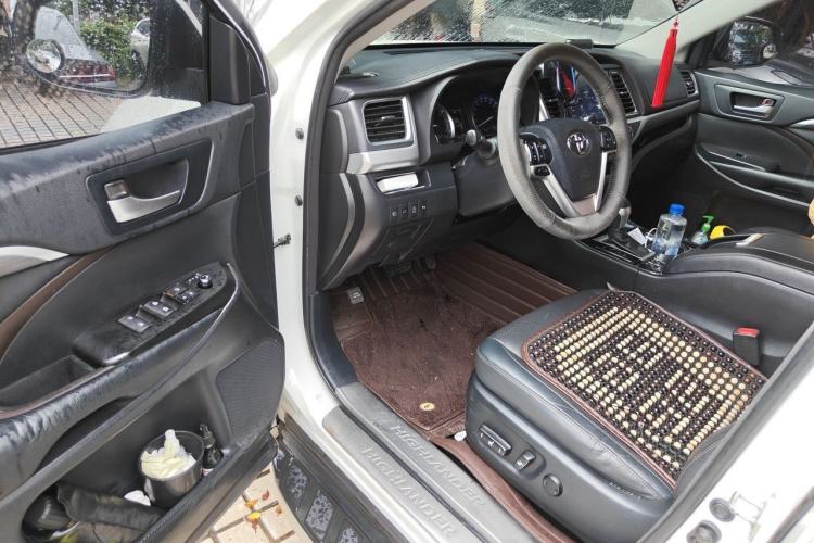 Used Toyota Highlander 2018 2.0T Four-Wheel Drive Prestige Version 7 Seats China VI Standard Driver Seat