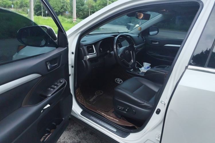 Used Toyota Highlander 2018 2.0T Four-Wheel Drive Prestige Version 7 Seats China VI Standard Driver Seat