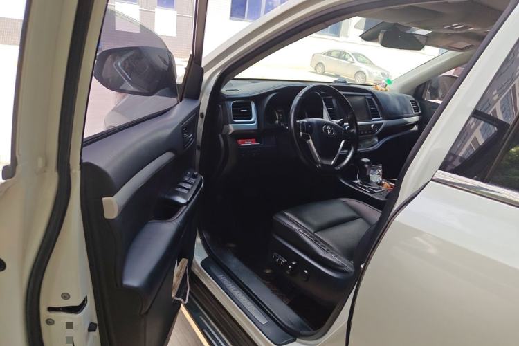 Used Toyota Highlander 2018 2.0T Four-Wheel Drive Prestige Version 7 Seats China VI Standard Driver Seat