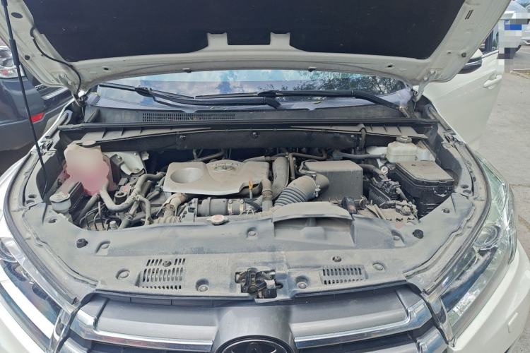 Used Toyota Highlander 2018 2.0T Four-Wheel Drive Supreme Edition 7-Seater China VI Engine Bay