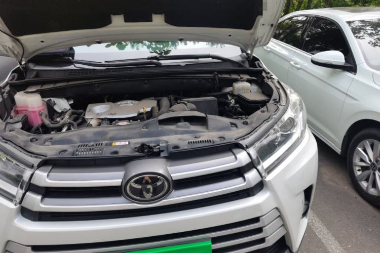 Used Toyota Highlander 2018 2.0T Four-Wheel Drive Luxury Version 7 Seats China VI Standard Engine Bay Left