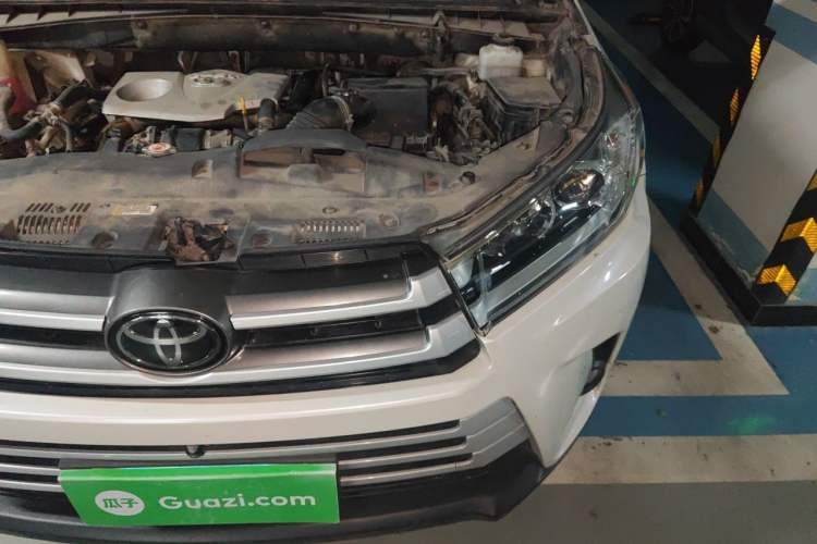 Used Toyota Highlander 2018 2.0T Four-Wheel Drive Luxury Version 7 Seats China VI Standard Engine Bay Left