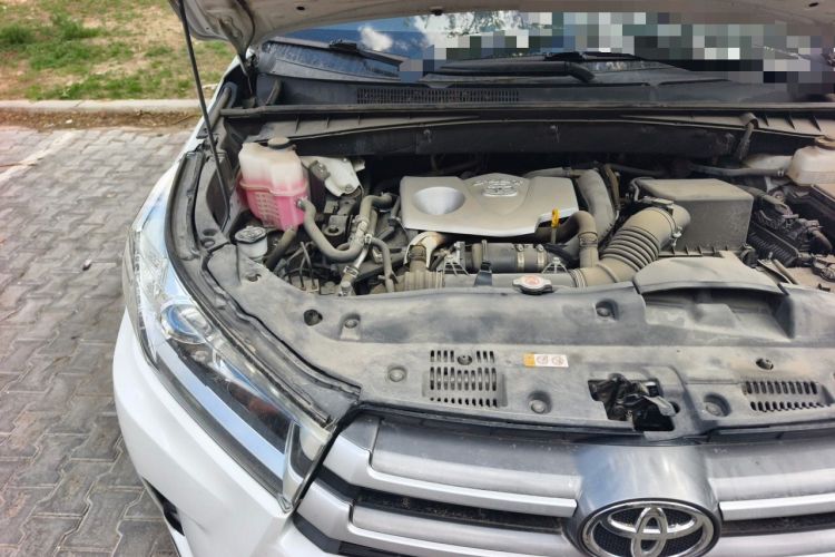Used Toyota Highlander 2018 2.0T Two-Wheel Drive Elite Version 5 Seats China VI Standard Engine Bay Right